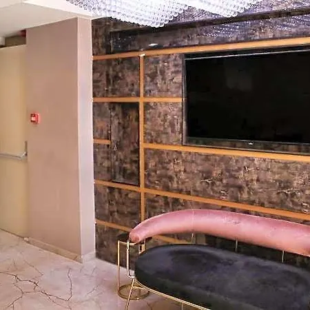 Grand Tower فندق 3*